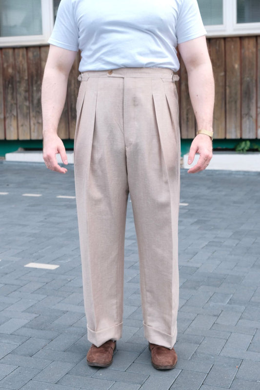Classic Trouser – Bundfaltenhose mit Side Adjusters