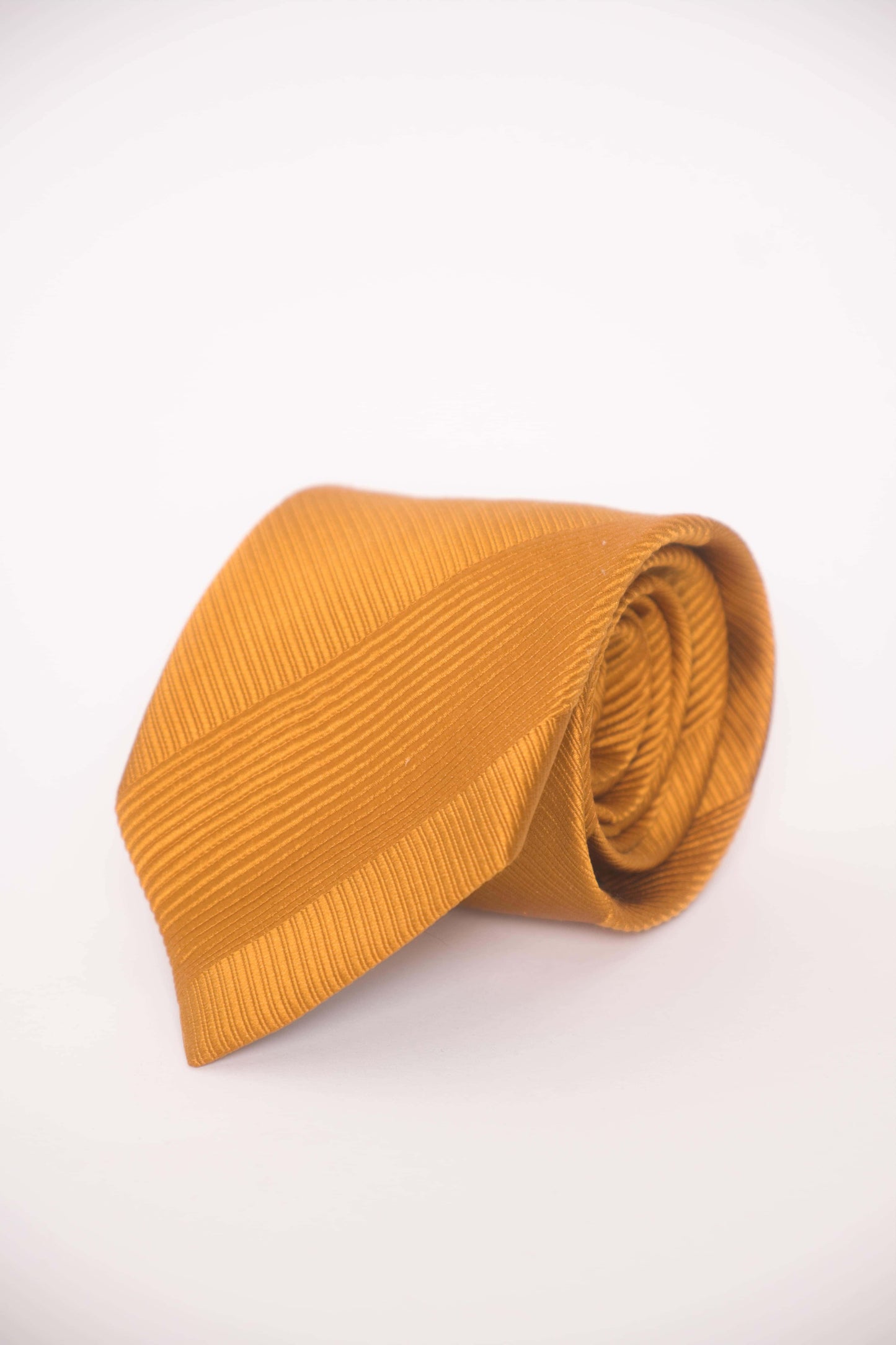 Kuratierte Vintage Krawatten – helle Töne mit Charakter