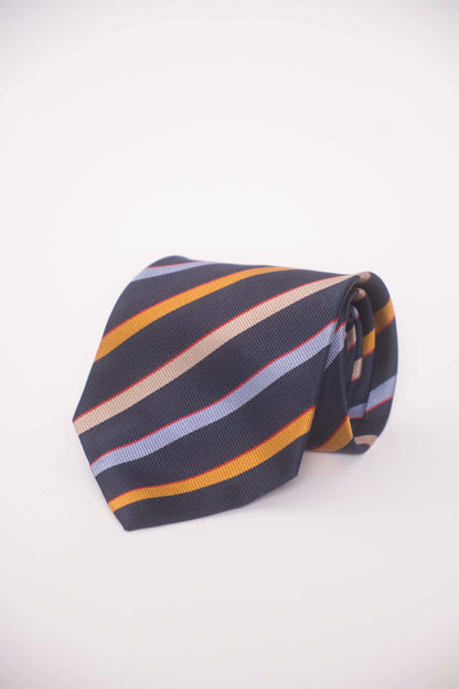 Kuratierte Vintage Krawatten – in Braun & Ecru sowie Blau strukturiert