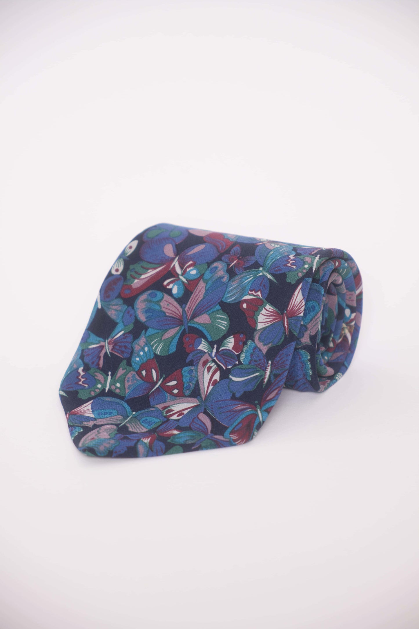 Kuratierte Vintage Krawatten – Tier- & Naturmotiven in Grau- und Grüntönen