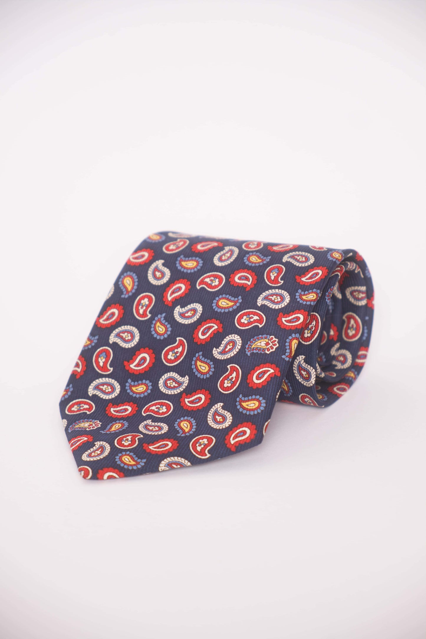 Kuratierte Vintage Krawatten –  im Stil von Painting & Kunst