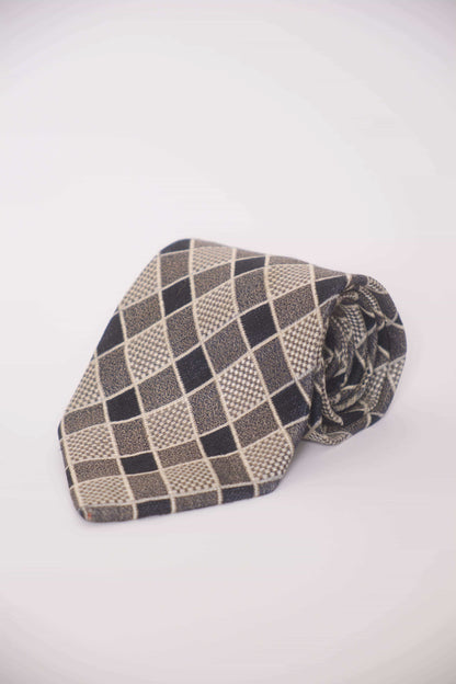 Kuratierte Vintage Krawatten – in Schwarz, dunklen Tönen und Beige