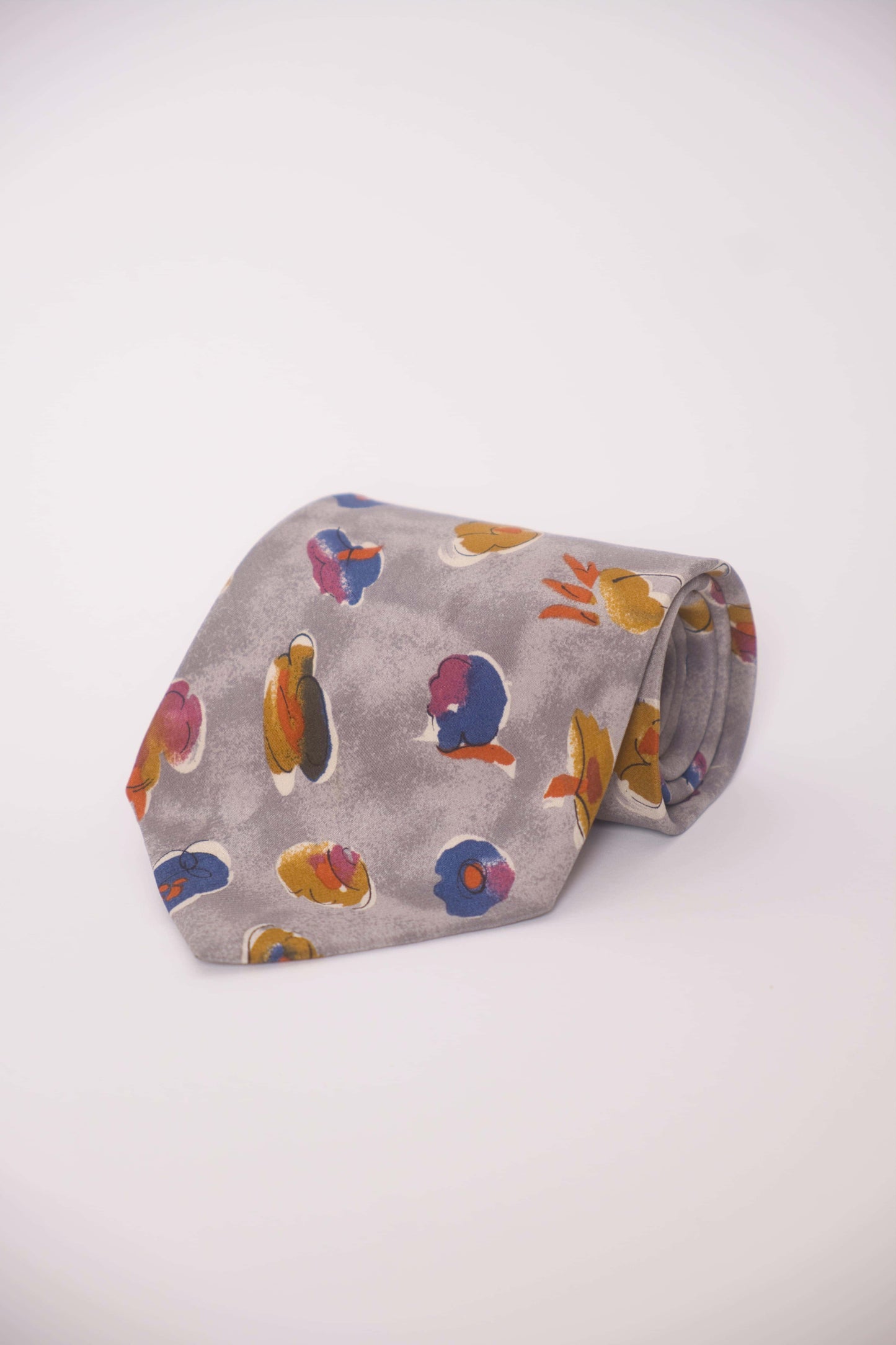 Kuratierte Vintage Krawatten – Tier- & Naturmotiven in Grau- und Grüntönen