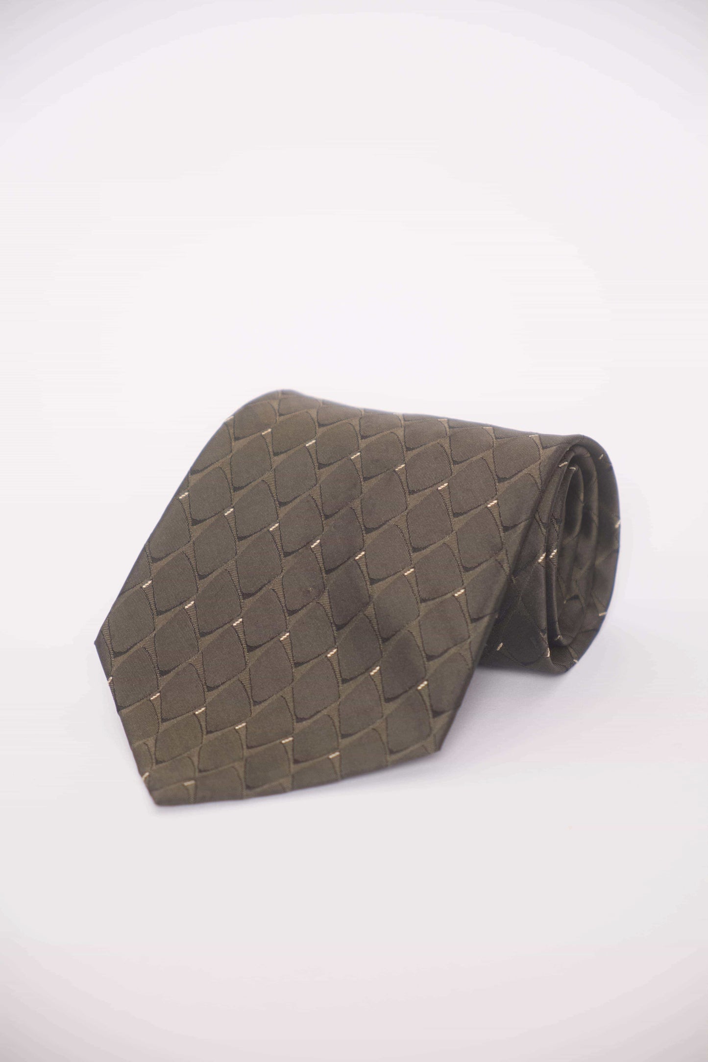 Kuratierte Vintage Krawatten –  mit blauen Blumen & Mustern sowie schwarzen Ornamenten