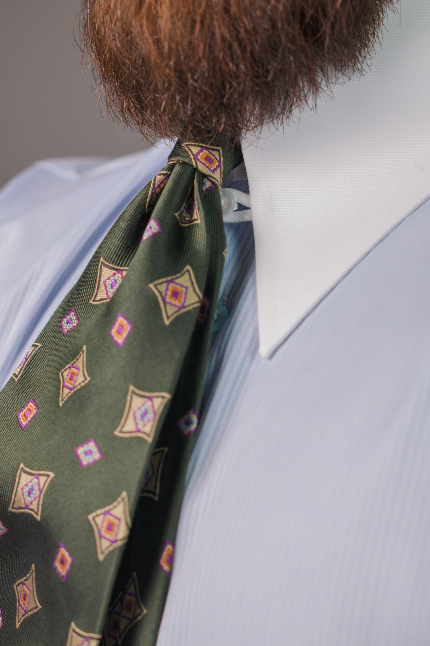Unifarbenes Spearpoint Collar Hemd