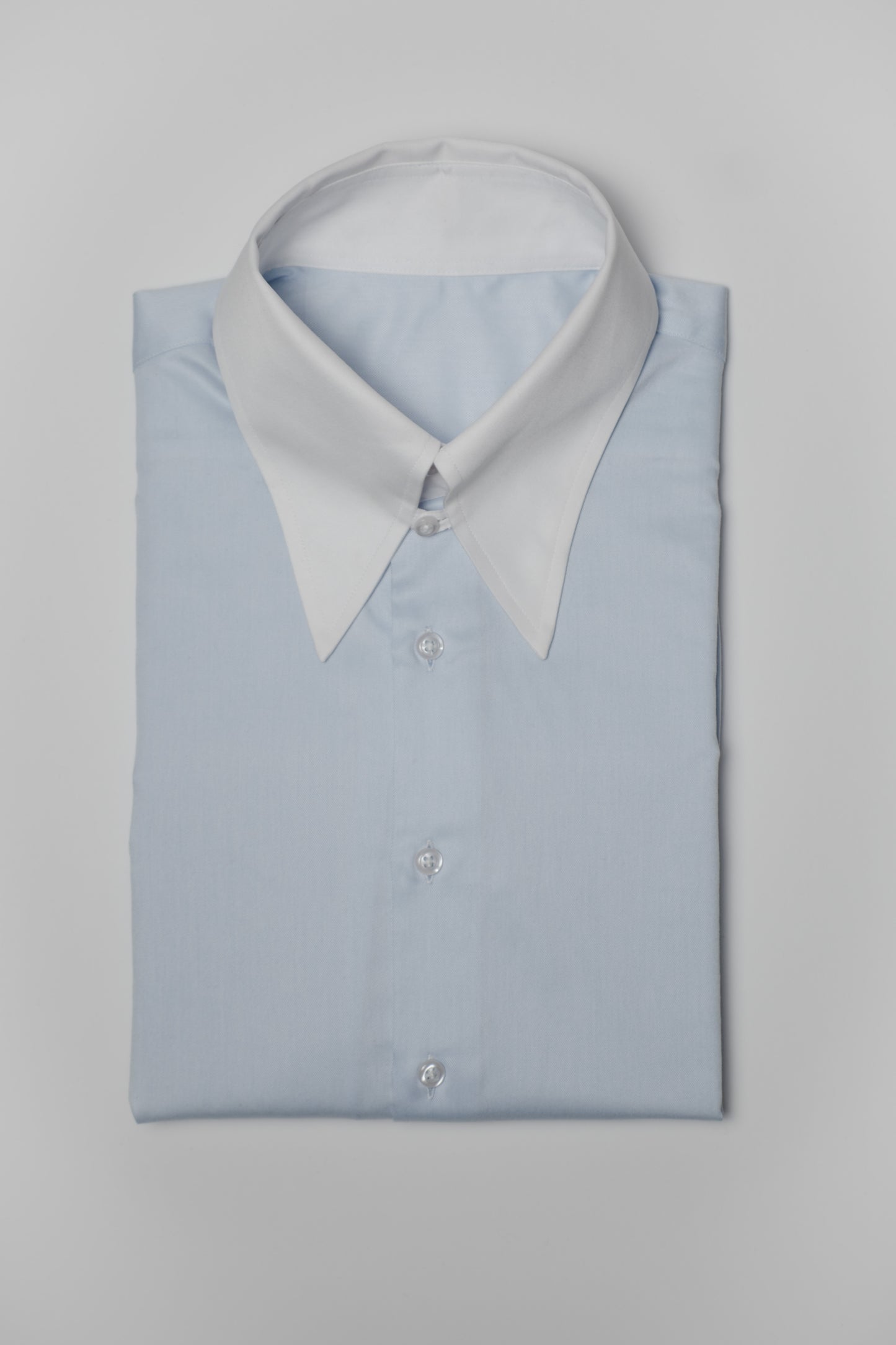 Unifarbenes Spearpoint Collar Hemd